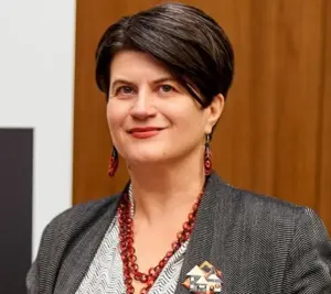 Лариса Денисенко, письменниця, адвокатка, правозахисниця, телеведуча, радіоведуча